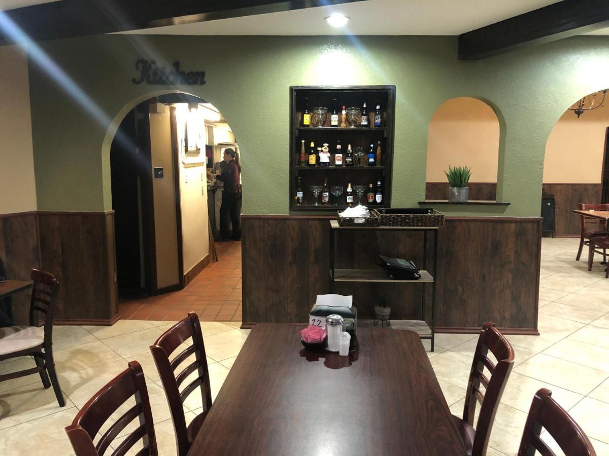 بورت لافاكا Royal Inn المظهر الخارجي الصورة